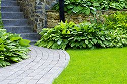 Мощение дорожек и площадок с использованием природного камня   во Владимире
