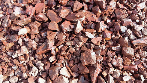 Kamenclub.ru: Щебень крошка красный (ЯШМА) фр. 10-20 мм.  купить во Владимире яшма красный, бордовый, оранжевый, рыжий декоративный каменный ландшафтный щебень колотый 9000 руб/т   фото КАМЕНЬ КЛУБ