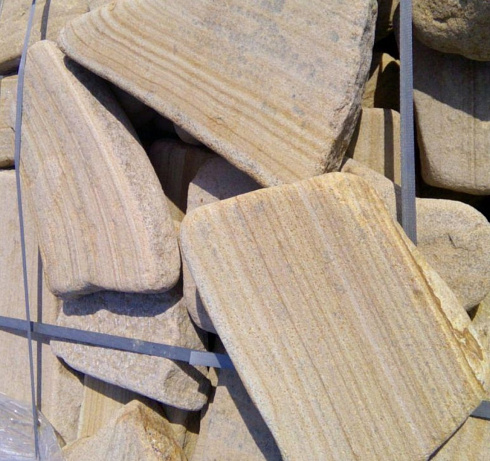 Kamenclub.ru: Песчаник пластушка галтованный желтый с рисунком (3 см)  купить во Владимире плитняк - пластушка желтый песчаник 21000 руб/м3   фото КАМЕНЬ КЛУБ