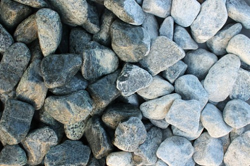 Kamenclub.ru: Щебень галтованный зеленый (змеевик) фр. 50-100 мм.  купить во Владимире галтовка мраморная зеленый, салатовый мрамор 12 500 руб/т   фото КАМЕНЬ КЛУБ