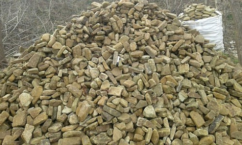 Kamenclub.ru: Песчаник для строительства и кладки блочный (фр 100-200 мм)  купить во Владимире песчаник бежевый серый рыжий валун мелкий для строительства песчаник 6500 руб/т   фото КАМЕНЬ КЛУБ