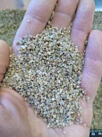 Кварцевый песок сухой фракцинированный фр. 1,6-4 мм.  купить во Владимире фото Камень Клуб