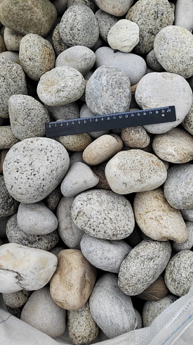 Kamenclub.ru: Галька речная окат (серо-белая) фр. 70-120 мм купить  во Владимире галька галечник бело-серая, серо-белая, серая, белая речная природная галька  8000 руб/т   фото КАМЕНЬ КЛУБ