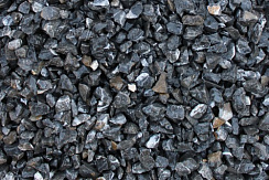 Kamenclub.ru: Щебень крошка черный (мрамор) фр. 3-5 мм.  купить во Владимире мрамор черный белый с прожилками щебень мраморный декоративный колотый 18000 руб/т   фото КАМЕНЬ КЛУБ