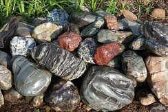 Kamenclub.ru: Ландшафтные валунчики фр.100-500 мм.  купить во Владимире крупный природный камень серый, темно-серый, светло-серый речной валун крупный 4800 руб/т   фото КАМЕНЬ КЛУБ