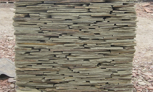 Kamenclub.ru: Песчаник пластушка серо-зеленый (4,0 см- 5,0 см)  купить во Владимире песчаник серо-зеленый, серый, зеленый песчаник рваный ландшафтный колотый 9000 руб/м3   фото КАМЕНЬ КЛУБ