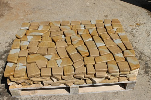 Kamenclub.ru: Песчаник брусчатка (Готика) art PSG-L-01  купить во Владимире    2300 руб/кв.м   фото КАМЕНЬ КЛУБ