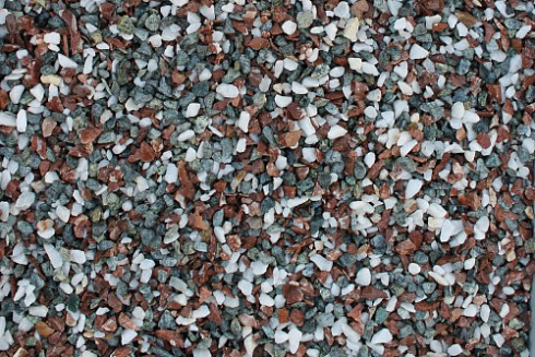 Kamenclub.ru: Мраморная крошка (щебень крошка микс: белый-зеленый-розовый) фр. 10-20 мм.  купить во Владимире мрамор белый, зеленый, розовый декоративный ландшафтный колотый щебень 12000 руб/т   фото КАМЕНЬ КЛУБ