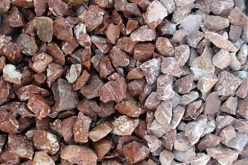 Kamenclub.ru: Мраморная крошка (щебень крошка розовый) фр. 20-40 мм.  купить во Владимире мрамор розовый, красный мраморная крошка декоративная 11000 руб/т   фото КАМЕНЬ КЛУБ