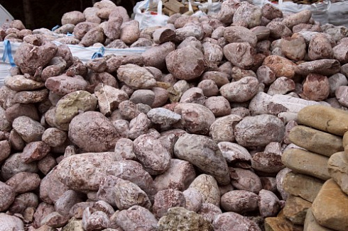 Kamenclub.ru: Розовый валунчик фр.100-300 мм.  купить во Владимире крупный природный камень розовый, серый молочный красный речной галечник природный 7850 руб/т   фото КАМЕНЬ КЛУБ