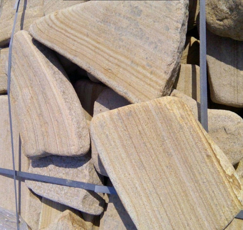 Kamenclub.ru: Песчаник пластушка галтованный желтый с рисунком (3 см)  купить во Владимире плитняк - пластушка желтый песчаник 21000 руб/м3   фото КАМЕНЬ КЛУБ