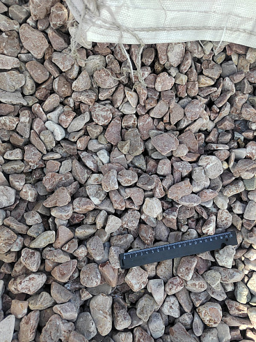 Kamenclub.ru: Мраморная крошка (щебень галтованный розовый) фр.20-40 мм.  купить во Владимире мрамор розовый, красный оголтованный округлый щебень  15000 руб/т   фото КАМЕНЬ КЛУБ