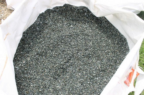 Kamenclub.ru: Щебень крошка зеленый (змеевик) фр. 5-10 мм  купить во Владимире змеевик зеленый, салатовый ландшафтный декоративный щебень крошка 7 200 руб/т   фото КАМЕНЬ КЛУБ