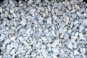 Kamenclub.ru: Мраморная крошка, щебень, цвет-белый, фр. 3-5 мм.  купить во Владимире мрамор белый молочный бежевый мрамор колотый 11500 руб/т   фото КАМЕНЬ КЛУБ