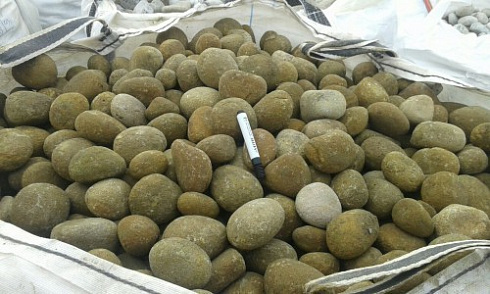 Kamenclub.ru: Песчаник ядра, фр. 100-300 мм  купить во Владимире песчаник бежевый серый рыжий речная галька 5 000 руб/т   фото КАМЕНЬ КЛУБ