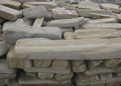 Kamenclub.ru: Песчаник пластушка галтованный желтый с рисунком (3 см)  купить во Владимире плитняк - пластушка желтый песчаник 21000 руб/м3   фото КАМЕНЬ КЛУБ