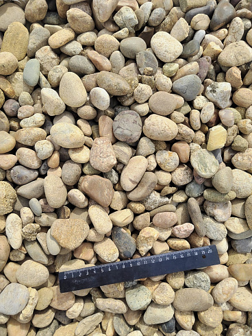 Kamenclub.ru: Галька речная окат рыжая фр. 20-40 мм. купить  во Владимире галька речная окатанная рыжая желтая серая округлая речная галька 5000 руб/т   фото КАМЕНЬ КЛУБ