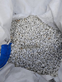 Kamenclub.ru: Мраморная крошка, щебень, цвет-белый, фр. 10-20 мм.  купить во Владимире мрамор белый, молочный айвори каменная ландшафтная декоративная крошка шебня 12000 руб/т   фото КАМЕНЬ КЛУБ