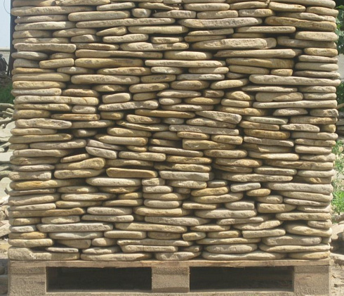 Kamenclub.ru: Песчаник пластушка галтованный желтый с рисунком (3 см)  купить во Владимире плитняк - пластушка желтый песчаник 21000 руб/м3   фото КАМЕНЬ КЛУБ