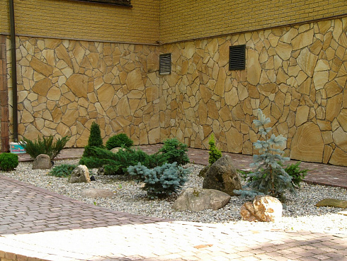 Kamenclub.ru: Песчаник пластушка желтый с разводом под дерево (2 см)  купить во Владимире плитняк желтый с разводами, желтый, рыжий, серый песчаник пластушка рваная ландшафтная 11 000 руб/м3   фото КАМЕНЬ КЛУБ