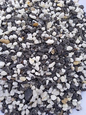 Kamenclub.ru: Мраморная крошка (щебень крошка микс : белый-черный-розовый) фр. 5-10 мм.  купить во Владимире мрамор белый, черный, розовый, разноцветный микс декоративная мраморная каменная крошка 12000 руб/т   фото КАМЕНЬ КЛУБ