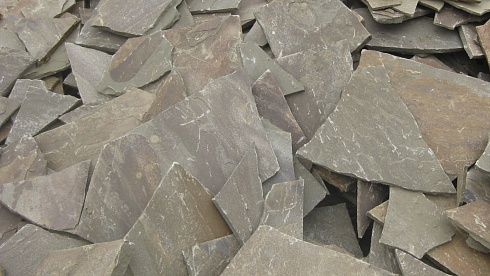 Kamenclub.ru: Песчаник пластушка серо-зеленый (1,5 см)  купить во Владимире плитняк - пластушка серо-зеленый, серый, зеленый пластушка рваная ландшафтная колотая 10200 руб/м3   фото КАМЕНЬ КЛУБ