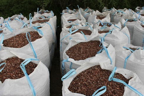 Kamenclub.ru: Мраморная крошка (щебень крошка розовый) фр. 10-20 мм.  купить во Владимире мрамор розовый, красный каменная декоративная крошка ландшафтная 11000 руб/т   фото КАМЕНЬ КЛУБ