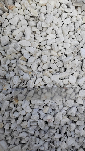 Kamenclub.ru: Мраморная крошка, щебень, цвет-белый, фр. 10-20 мм.  купить во Владимире мрамор белый, молочный айвори каменная ландшафтная декоративная крошка шебня 12000 руб/т   фото КАМЕНЬ КЛУБ
