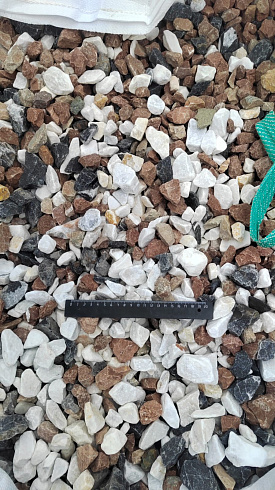 Kamenclub.ru: Мраморная крошка (щебень галтованный микс:белый-зеленый-розовый) фр.20-40 мм.  купить во Владимире мрамор белый, зеленый, розовый мрамор декоративный (галтовка) 15500 руб/т   фото КАМЕНЬ КЛУБ