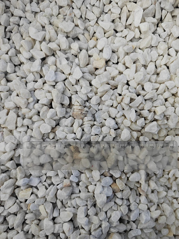 Kamenclub.ru: Мраморная крошка, щебень, цвет-белый, фр. 5-10 мм.  купить во Владимире мрамор белый, айвори, молочный мраморная каменная крошка ландшафтная 12000 руб/т   фото КАМЕНЬ КЛУБ