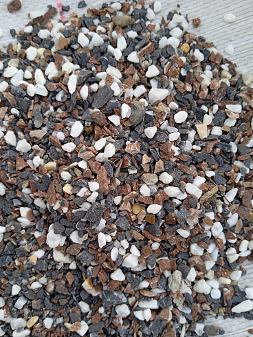 Kamenclub.ru: Мраморная крошка (щебень крошка микс: белый-зеленый-розовый) фр. 5-10 мм  купить во Владимире мрамор белый, зеленый, розовый, разноцветный, молочный декоративная ландшафтная мраморная крошка 9500 руб/т   фото КАМЕНЬ КЛУБ