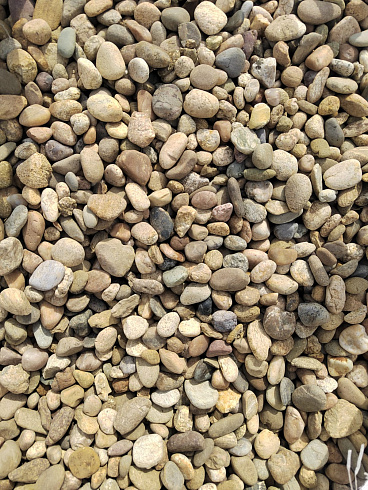 Kamenclub.ru: Галька речная окат рыжая фр. 20-40 мм. купить  во Владимире галька речная окатанная рыжая желтая серая округлая речная галька 5000 руб/т   фото КАМЕНЬ КЛУБ