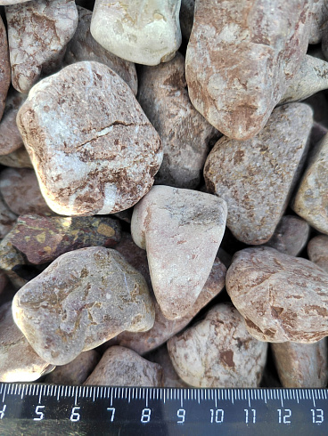 Kamenclub.ru: Мраморная крошка (щебень галтованный розовый) фр.20-40 мм.  купить во Владимире мрамор розовый, красный оголтованный округлый щебень  15000 руб/т   фото КАМЕНЬ КЛУБ