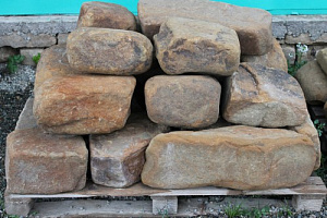 Kamenclub.ru: Песчаник для строительства и кладки (фр. 200-400 мм)  купить во Владимире песчаник бежевый серый рыжий желтый блоки для строительства из песчаника 6500 руб/т   фото КАМЕНЬ КЛУБ