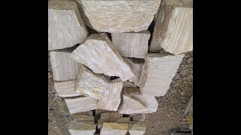 Kamenclub.ru: Песчаник пластушка желтый с рисунком (4-6 см)  купить во Владимире плитняк пластушка желтый с рисунком песчаник 9 000 руб/м3   фото КАМЕНЬ КЛУБ