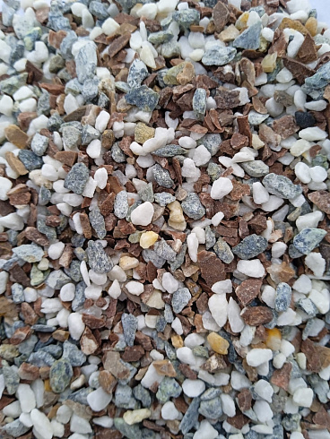 Kamenclub.ru: Мраморная крошка (щебень крошка микс : белый-черный-розовый) фр. 5-10 мм.  купить во Владимире мрамор белый, черный, розовый, разноцветный микс декоративная мраморная каменная крошка 12000 руб/т   фото КАМЕНЬ КЛУБ