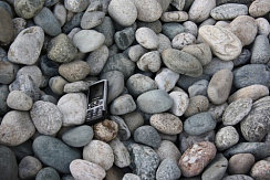 Kamenclub.ru: Галька речная окат (ассорти) фр. 50-100 мм. купить  во Владимире галька природная округлая серая белая черная серая коричневая синяя галька речная окатанная округлая 6200 руб/т   фото КАМЕНЬ КЛУБ