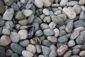 Kamenclub.ru: Галька речная окат (ассорти) фр. 50-100 мм. купить  во Владимире галька природная округлая серая белая черная серая коричневая синяя галька речная окатанная округлая 6200 руб/т   фото КАМЕНЬ КЛУБ