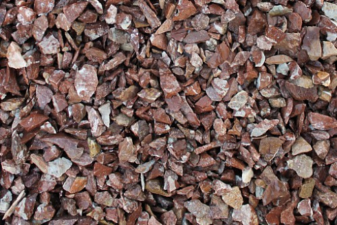 Kamenclub.ru: Мраморная крошка (щебень крошка розовый) фр. 10-20 мм.  купить во Владимире мрамор розовый, красный каменная декоративная крошка ландшафтная 11000 руб/т   фото КАМЕНЬ КЛУБ