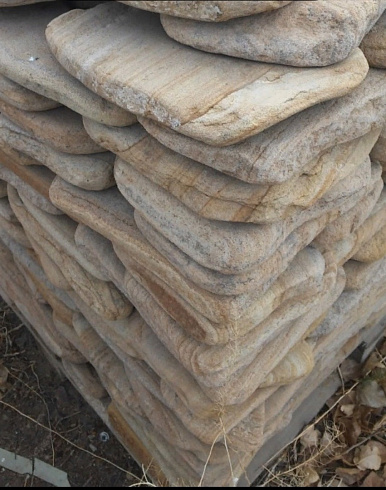 Kamenclub.ru: Песчаник пластушка галтованный желтый с рисунком (3 см)  купить во Владимире плитняк - пластушка желтый песчаник 21000 руб/м3   фото КАМЕНЬ КЛУБ