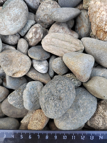 Kamenclub.ru: Галька речная окат (пестрая) фр. 20-40 мм. купить  во Владимире галька речная пестрая, серая, серые оттенки галька речная окатанная округлая 5000 руб/т   фото КАМЕНЬ КЛУБ