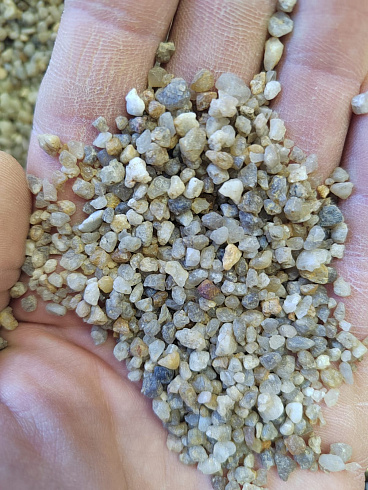 Кварцевый песок сухой фракцинированный фр. 1,6-4 мм.  купить во Владимире фото Камень Клуб