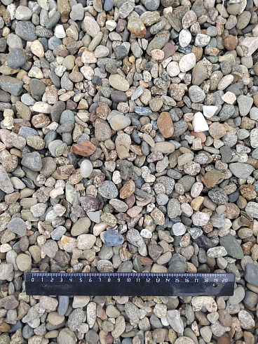 Kamenclub.ru: Галька речная окат (серая) фр.10-20 мм купить  во Владимире галька речная серая, серый, темно-серый, светло-серый, коричневый ландшафтная декоративная речная окатанная округлая галька 5000 руб/т   фото КАМЕНЬ КЛУБ