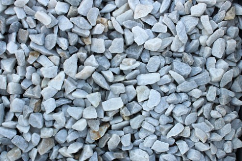 Kamenclub.ru: Мраморная крошка, щебень, цвет-белый,  фр. 20-40 мм.  купить во Владимире мрамор белый молочный слоновая кость айвори  мраморная крошка ландшафтная 12000 руб/т   фото КАМЕНЬ КЛУБ