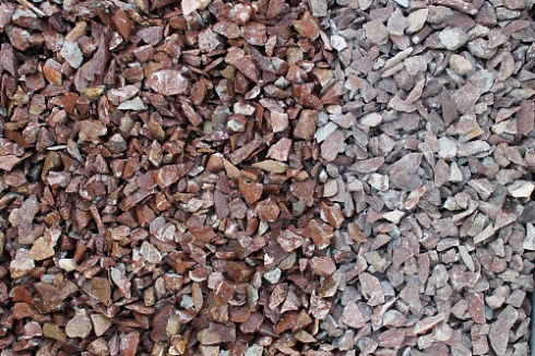 Kamenclub.ru: Мраморная крошка (щебень крошка розовый) фр. 10-20 мм.  купить во Владимире мрамор розовый, красный каменная декоративная крошка ландшафтная 11000 руб/т   фото КАМЕНЬ КЛУБ