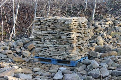 Kamenclub.ru: Песчаник колотый для облицовки (фр. 2-3 см)  купить во Владимире песчаник бежевый серый рыжий песчаник строительный 5000 руб/т   фото КАМЕНЬ КЛУБ