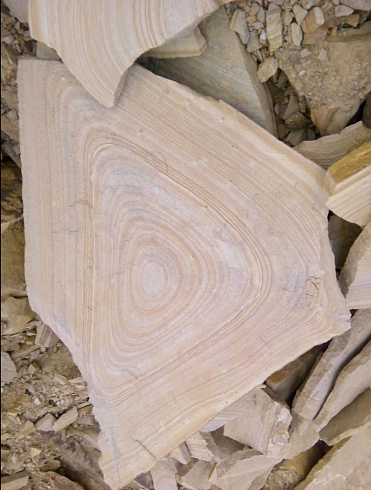 Kamenclub.ru: Форматный камень (плаха) пошаговая дорожка от 70-150 см (4 -12 см)  купить во Владимире плитняк  форматный плаха желтый песчаник 9 000 руб/т   фото КАМЕНЬ КЛУБ