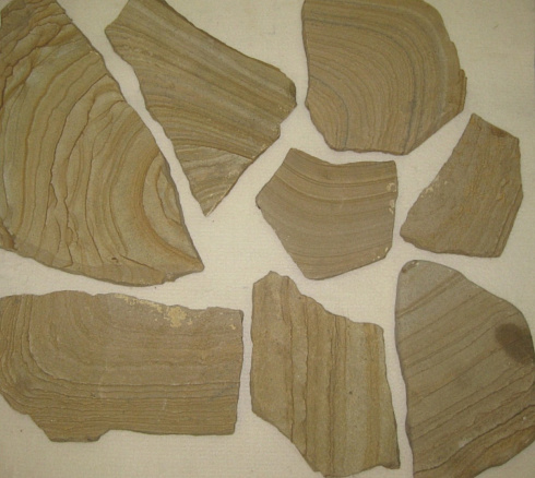 Kamenclub.ru: Песчаник пластушка желтый с разводом под дерево (2 см)  купить во Владимире плитняк желтый с разводами, желтый, рыжий, серый песчаник пластушка рваная ландшафтная 11 000 руб/м3   фото КАМЕНЬ КЛУБ