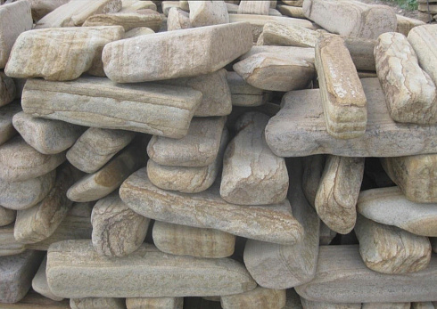 Kamenclub.ru: Песчаник пластушка галтованный желтый с рисунком (3 см)  купить во Владимире плитняк - пластушка желтый песчаник 21000 руб/м3   фото КАМЕНЬ КЛУБ