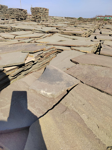 Kamenclub.ru: Песчаник пластушка серо-зеленый (3,0 см)  купить во Владимире песчаник серо-зеленый, серый, зеленый песчаник пластушка колотый рваный ландшафтный 10200 руб/м3   фото КАМЕНЬ КЛУБ